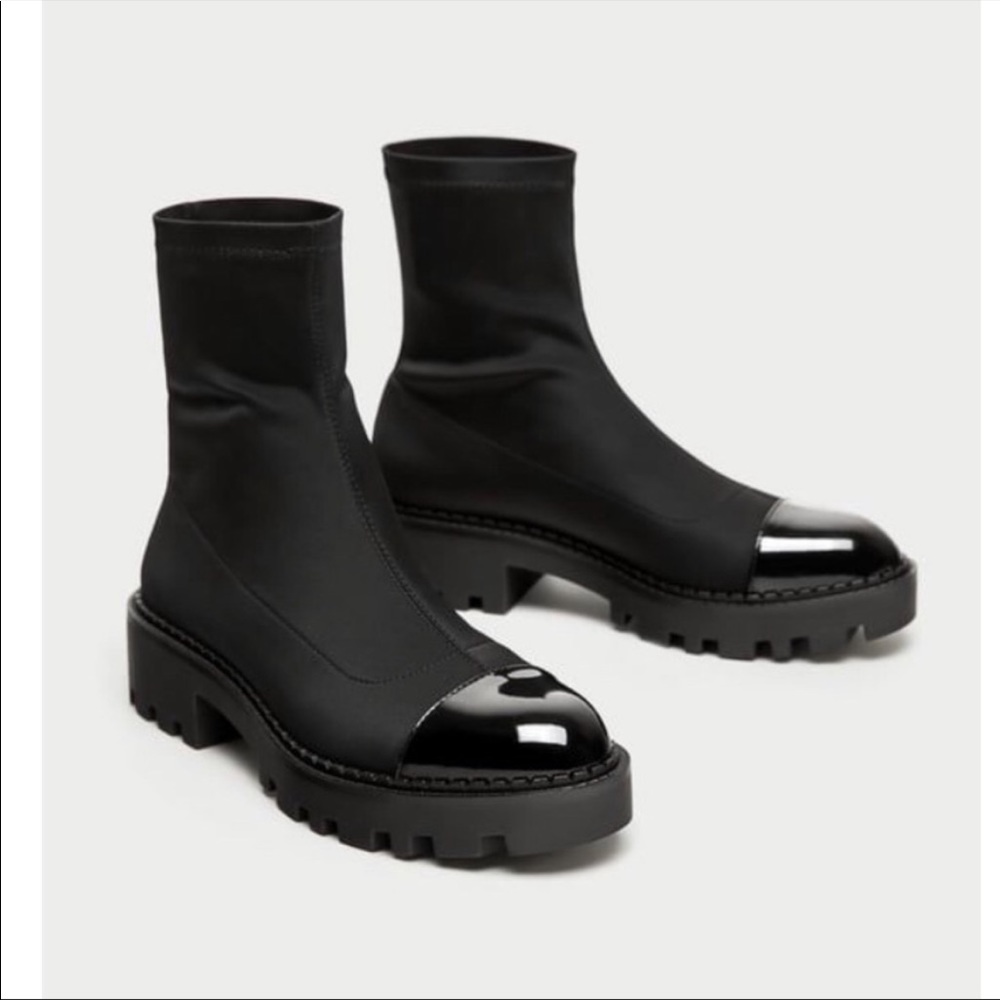IN THE HUNT🚨Zara flat ankle boots with toe cap detail